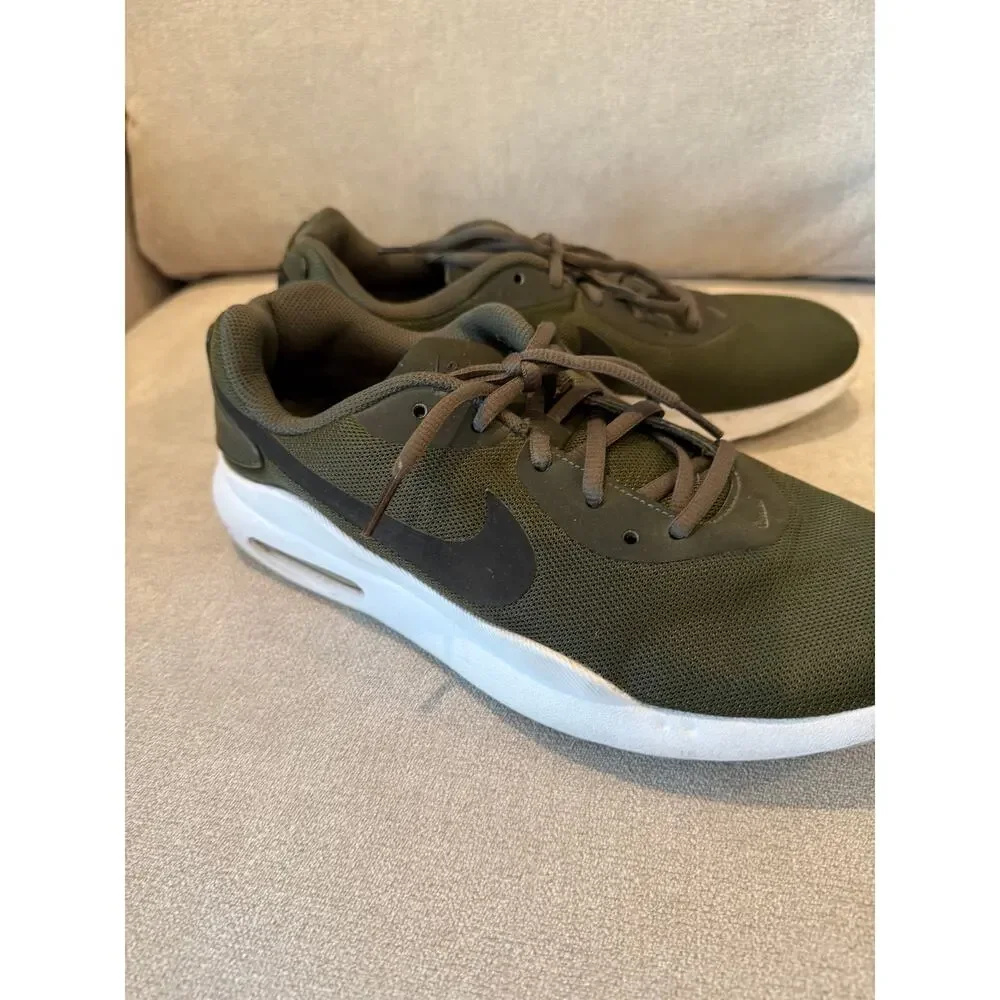 Nike Men's Air‎ Max Oketo Competition Running Shoes Size 10.5 Green